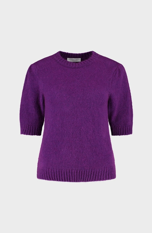 Amaya Amsterdam Summer Knit in paars, comfortabele en stijlvolle basic, perfect te combineren met Vera Pants